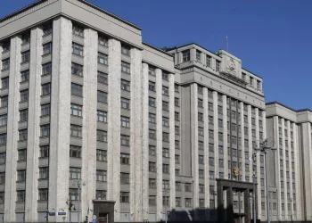 В Госдуме рассмотрят законопроект, запрещающий увольнять вдов погибших на СВО россиян