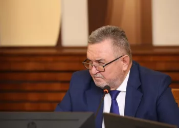 Депутаты обсудили проблемы «Почты России» и повышения цен на топливо в Новосибирской области