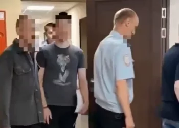 Пьяные красноярцы изнасиловали и выкинули под поезд своего собутыльника