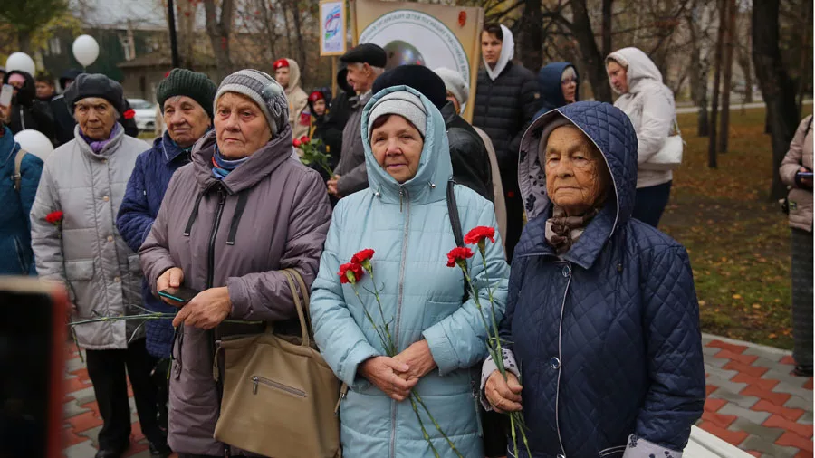 В Новосибирске 22 октября в сквере Славы состоялось празднование Дня белых журавлей