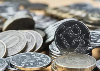 ЦБ поднял ключевую ставку до 15%