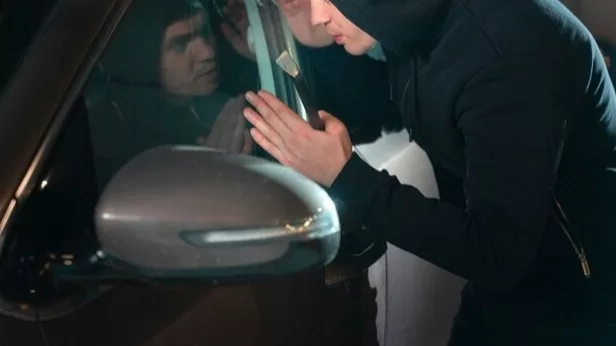 В Новосибирске сотрудник СТО угнал иномарку своего клиента и разбил ее