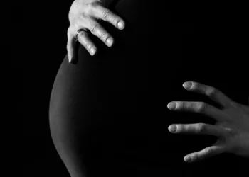 В Госдуму внесен законопроект об отсрочке лишения свободы беременным женщинам