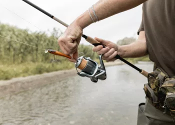 Жителю Новосибирска грозит 2 года колонии из-за нелегального улова рыбы на 40 кг