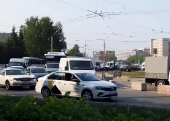 «Надо потерпеть»: вечер пятницы встретил новосибирцев 8-балльными пробками