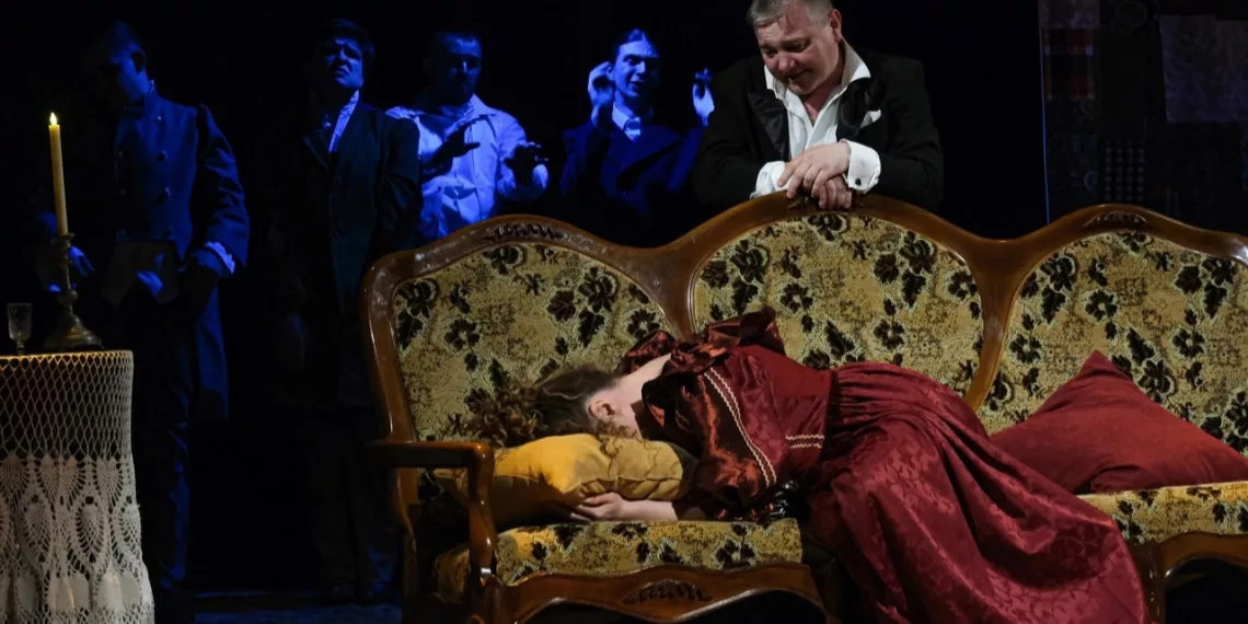 Театр концентрат жизни. «Зрители у нас не засыпают на спектаклях»: молодой новосибирский театр представил осенние премьеры