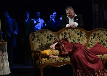 Театр концентрат жизни. «Зрители у нас не засыпают на спектаклях»: молодой новосибирский театр представил осенние премьеры