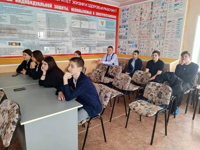 Специалисты АО «РЭС» продолжают знакомить детей с работой энергетиков