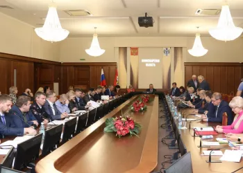 Депутаты заксобрания обсудили вопросы безопасности дорожного движения и строительство дорог и мостов в Новосибирской области