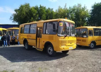 Под Новосибирском загорелся школьный автобус, ехавший к детям