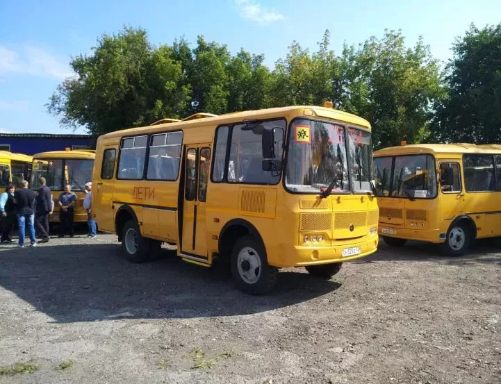 Под Новосибирском загорелся школьный автобус, ехавший к детям