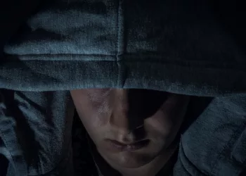 Новосибирец поймал попутку после корпоратива и лишился дорогого смартфона