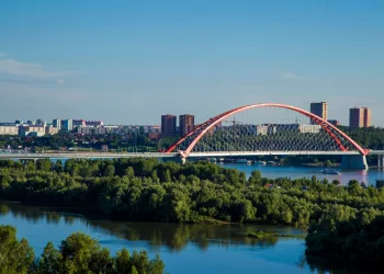 Власти Новосибирска ищут подрядчика для охраны 10 мостов и тоннеля