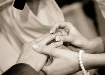 Новосибирская область стала лидером в Сибири по снижению количества заключенных браков