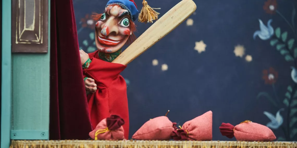 Спектакль о Петрушке-солдате покажет Новосибирский областной театр кукол индийским зрителям