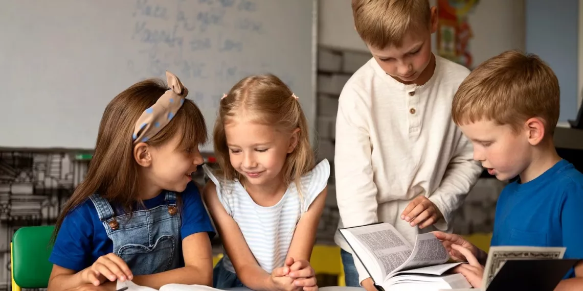 Учителя будут помогать детям участников СВО справляться с тревогой в Новосибирске