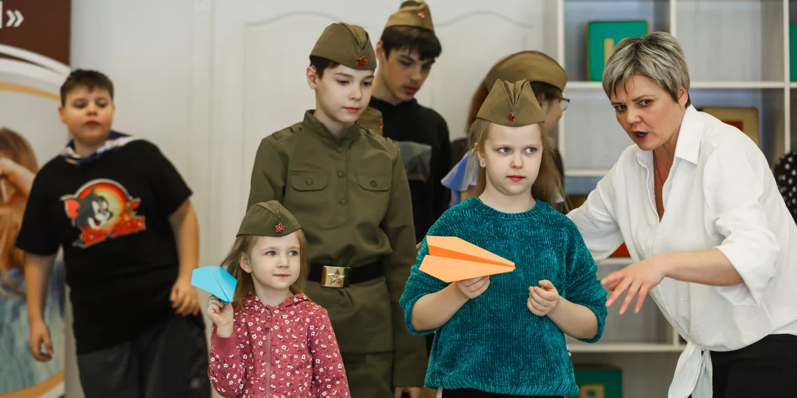 «В армию на денёк»: в социальном центре Заря отметили День защитника Отечества