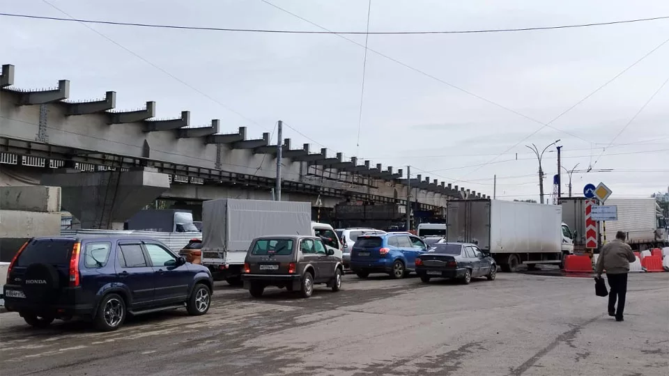 Пробкосибирск: проклятье новосибирских мостов, или Почему город «тонет» в пробках