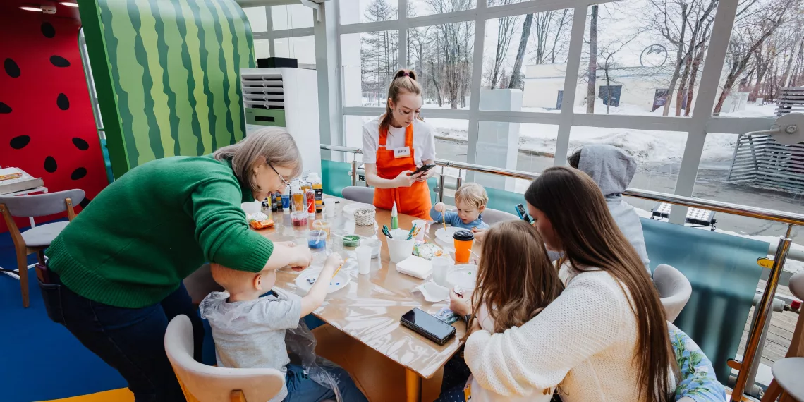 За минувшую неделю около 20 тысяч человек посетили павильон Сбера и познакомились с Сибирью на выставке «Россия»