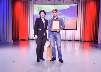 Несколько десятков сотрудников АО «РЭС» награждены в рамках собраний трудовых коллективов