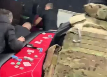 В Новосибирске на Богдана Хмельницкого накрыли подпольный покерный турнир