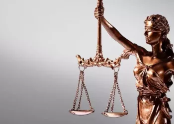 Экс-главу МЧС Кузбасса освободили от наказания по делу «Зимней вишни»