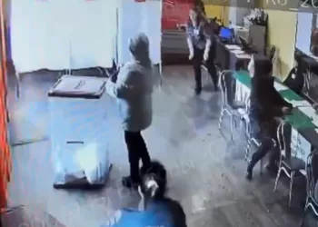 На жительницу Алтая возбудили дело за порчу бюллетеня зеленкой