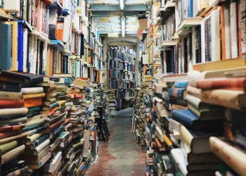 Спрос на книги по религии и эзотерике вырос в Новосибирской области более чем на 100%