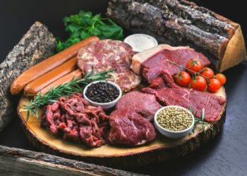 Половина россиян останутся дома на майские праздники