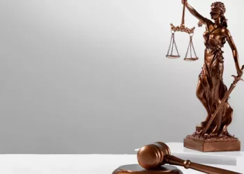 Шесть лет за 35 млн взятками получил замначальника ЖД в Сибири