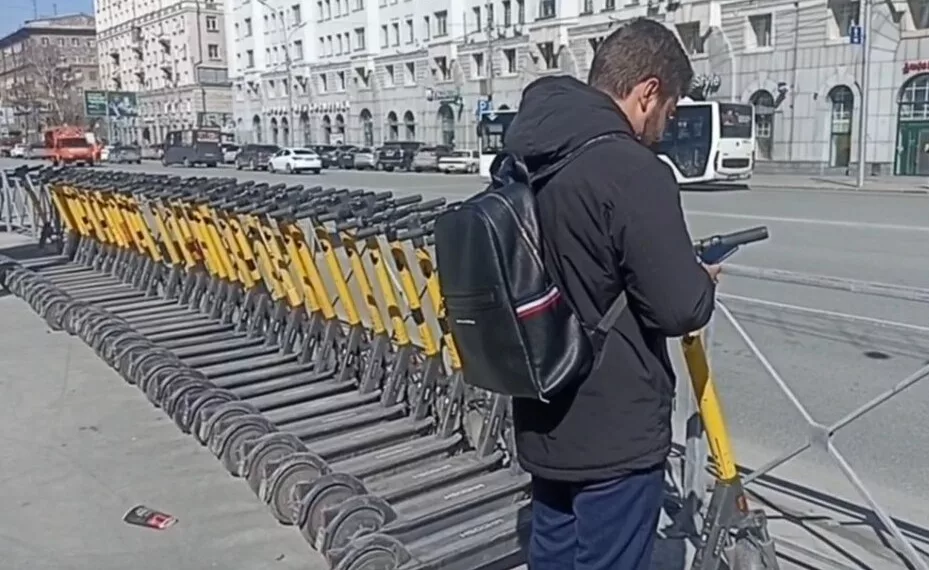 Самокатчики спровоцировали уже два ДТП в апреле в Новосибирске