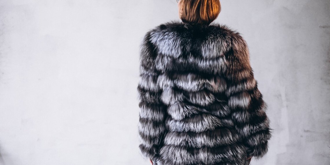Почти 350 тысяч выплатит владелица ателье клиентке за шубу в Новосибирске