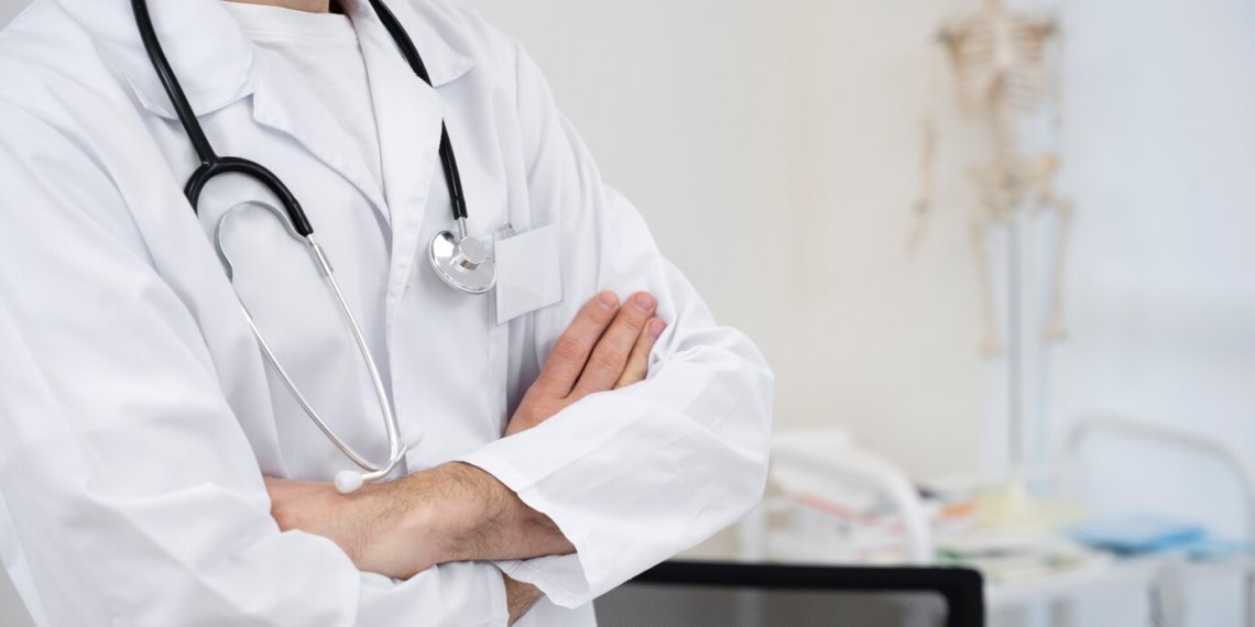 Выяснилось, как будут работать поликлиники в майские праздники в Новосибирской области