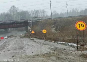Движение по дороге к трем поселкам возобновили в Новосибирской области