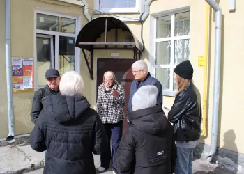 Депутат проверил состояние жилых домов после ряда жалоб от жителей Калининского района