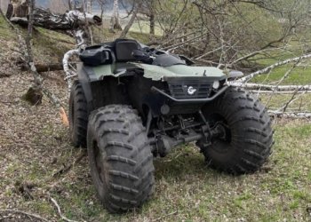 Туристы из Самарской области перевернулись на снегоболотоходе недалеко от Чемала