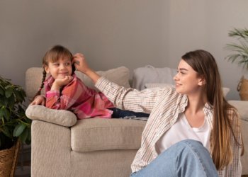 Сексолог рассказал, как родителям разговаривать о сексе с детьми, чтобы не потерять их доверие