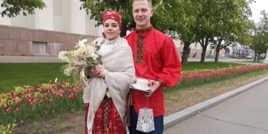 Новосибирцы провели свадебную церемонию в Москве на ВДНХ