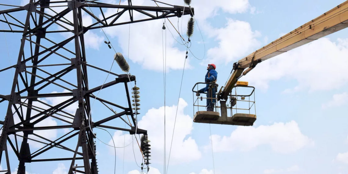 Персонал «Россети Новосибирск» готов к обслуживанию электросетей в аномальную жару