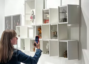 Первую лошадку подарил таксист: новая выставка открылась в Новосибирске