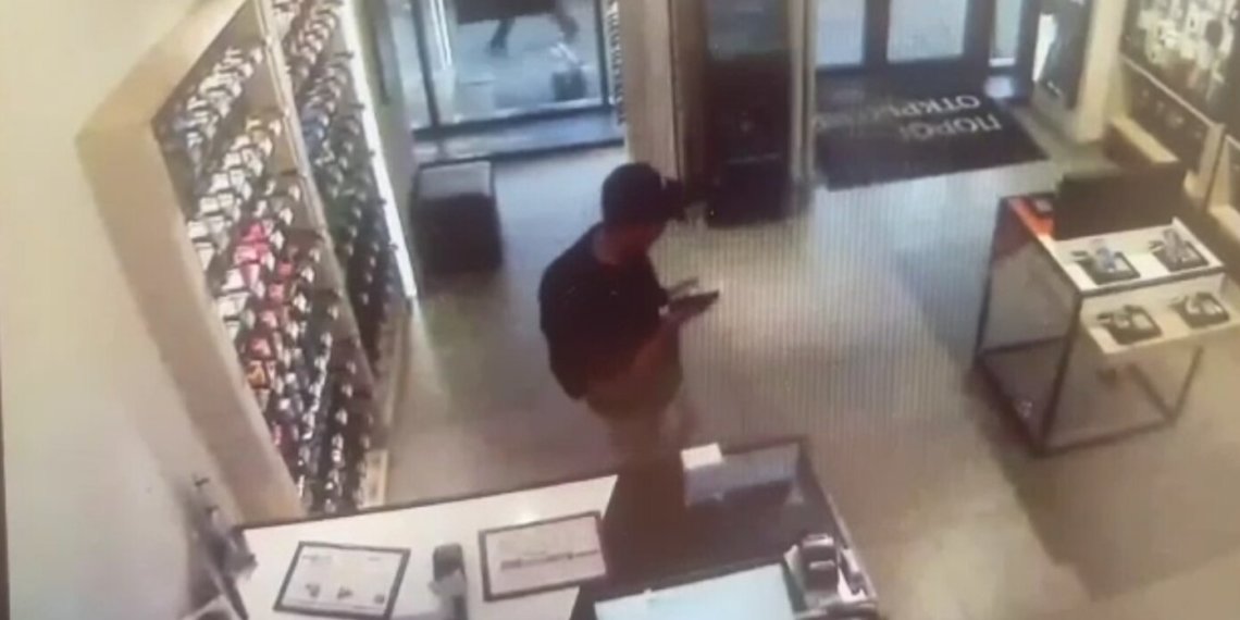 Новосибирец украл телефон почти за 150 тысяч и уехал в Барнаул