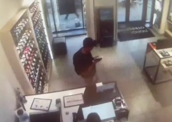 Новосибирец украл телефон почти за 150 тысяч и уехал в Барнаул