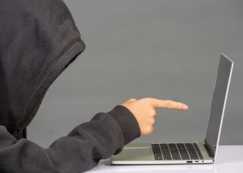 Подросток обманул 8 покупателей авто — он пойдет под суд под Новосибирском