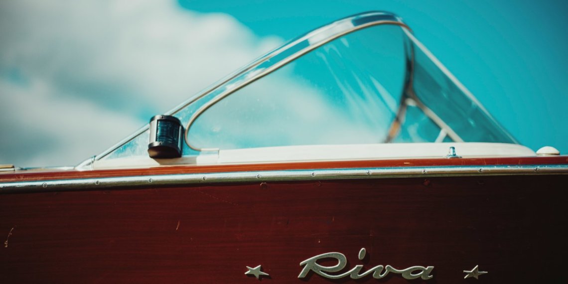 Сибиряк утонул после опрокидывания судна