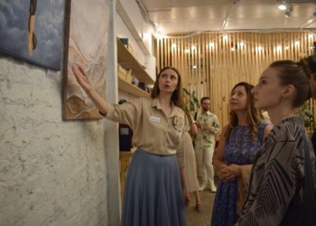 «Моменты»: первая городская выставка людей с рассеянным склерозом открылась в Новосибирске