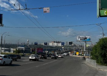 В Новосибирске перекрыли несколько участков дороги возле Михайловской набережной