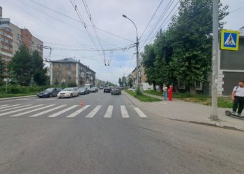 Женщина на Toyota сбила подростка на пешеходном переходе в Новосибирске