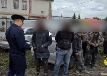 Двух мигрантов фиктивно прописала в квартире жительница Новосибирской области