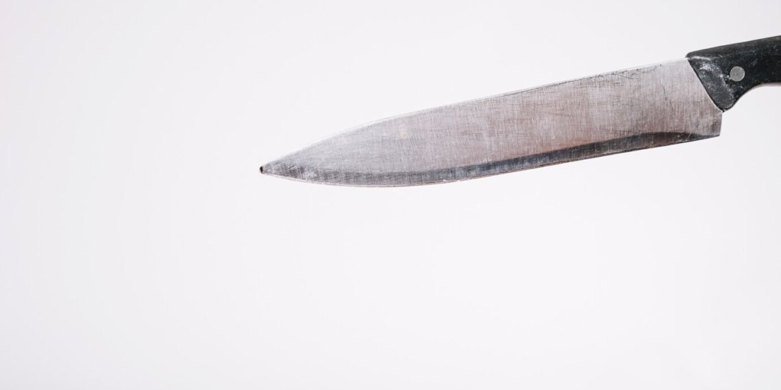 Нож в живот возлюбленному вонзила во время спора 49-летняя жительница Новосибирской области