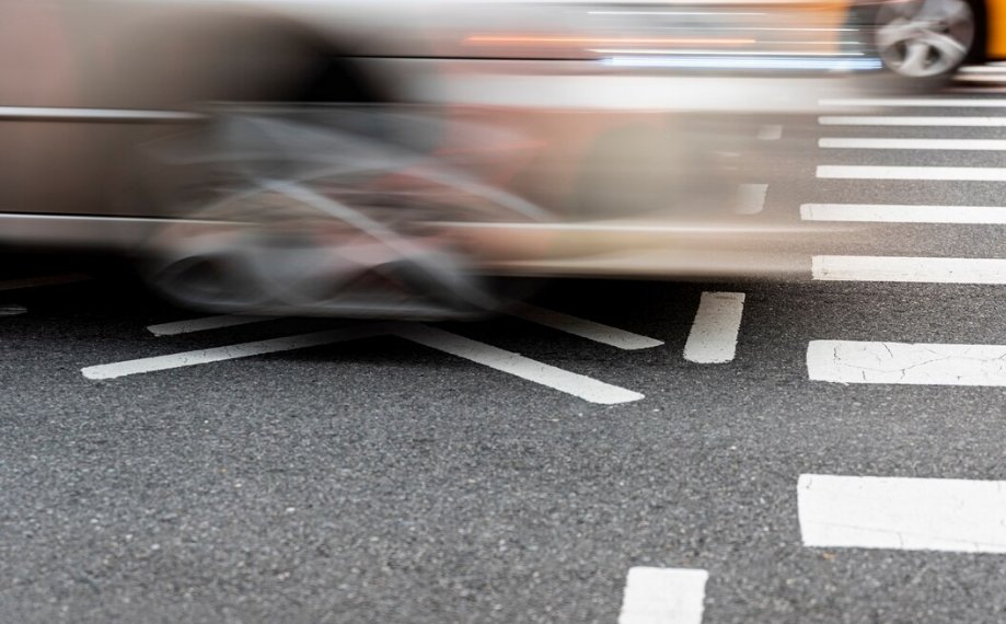 Пострадавшая в ДТП жительница Новосибирска отсудила 450 тысяч рублей с виновника аварии